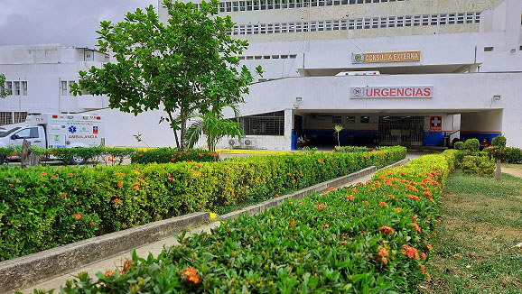 Fachada HUC